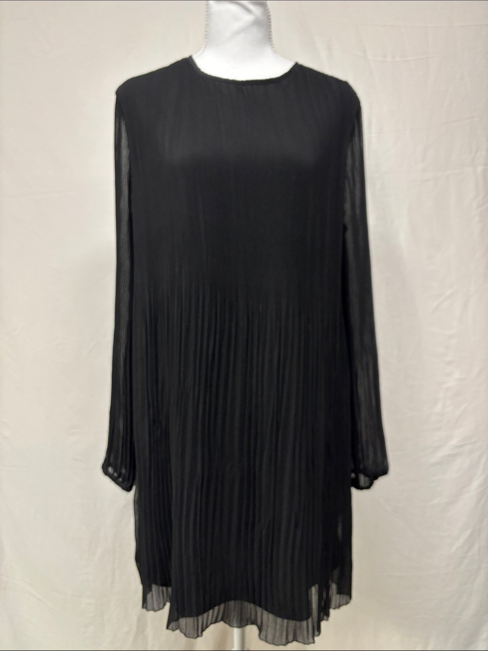 RD Style Black Pleated Long-Sleeve Shift Dress